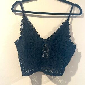 Black Flowery Crop Tank L